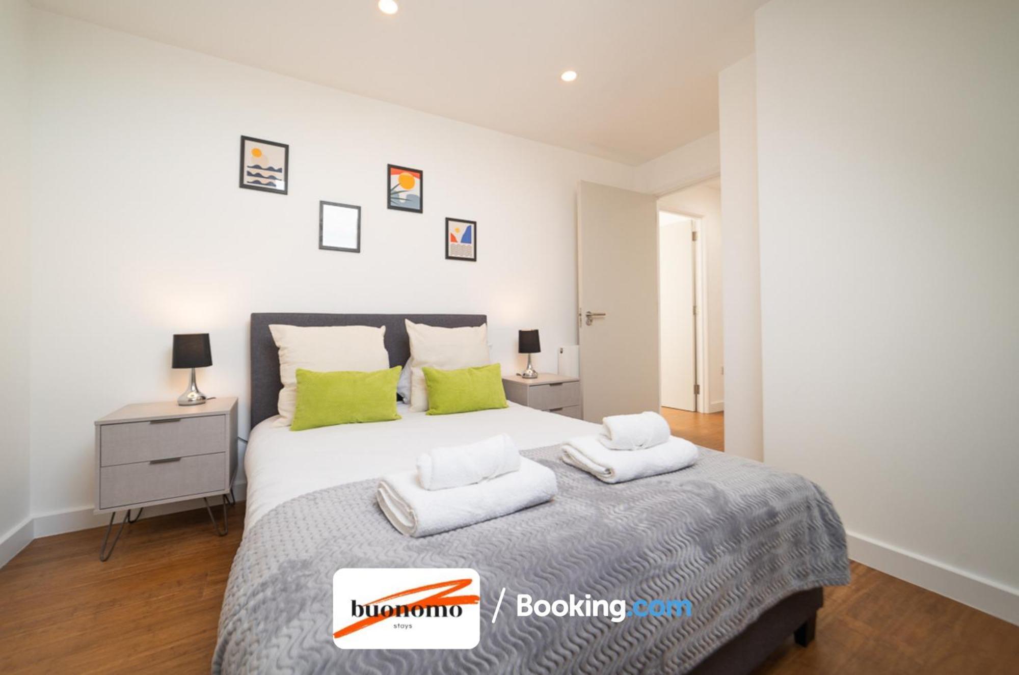 Two Bedroom Apartment At Buonomo Stays Short Lets & Serviced Accommodation London Exterior foto