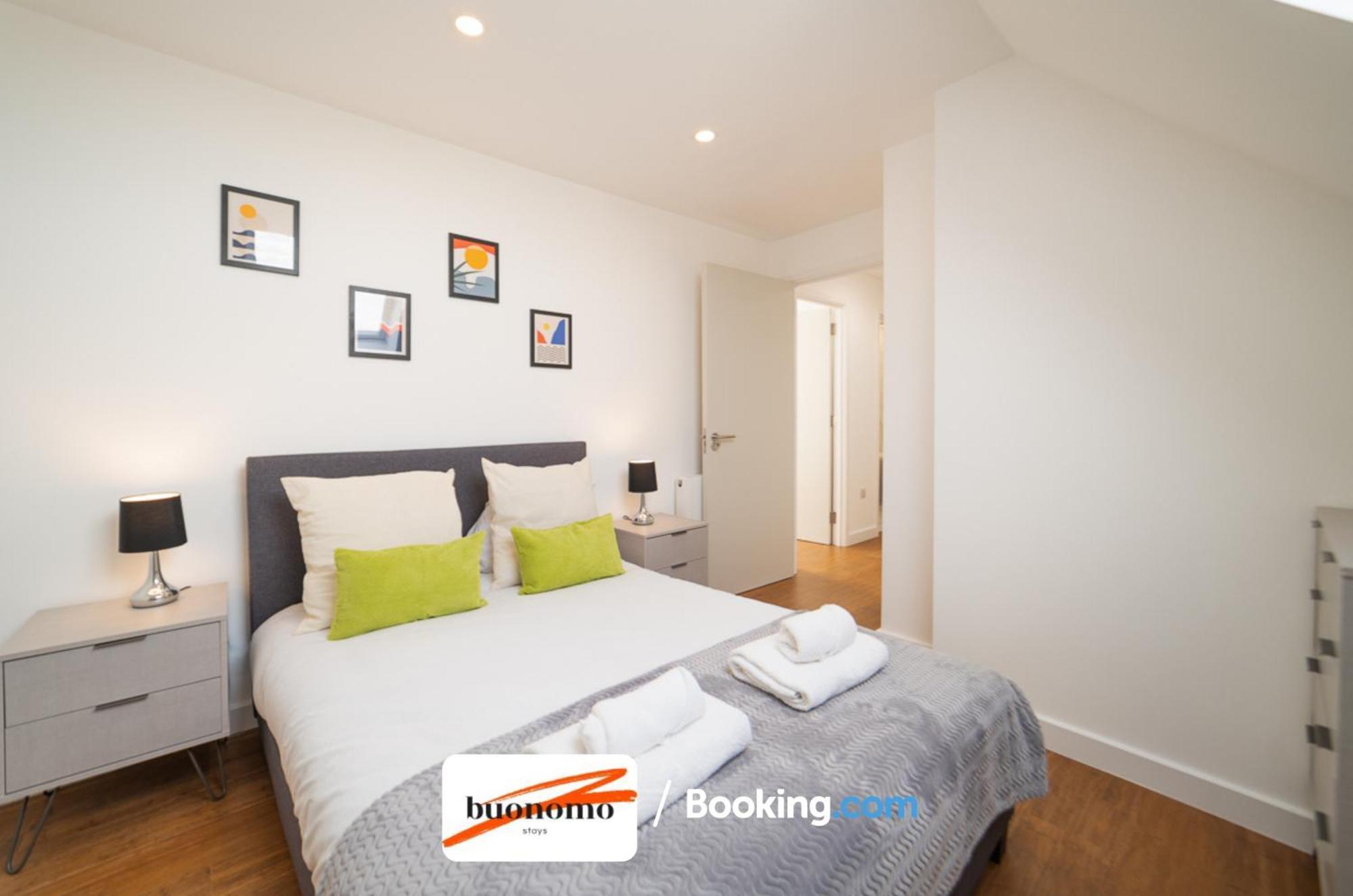 Two Bedroom Apartment At Buonomo Stays Short Lets & Serviced Accommodation London Exterior foto